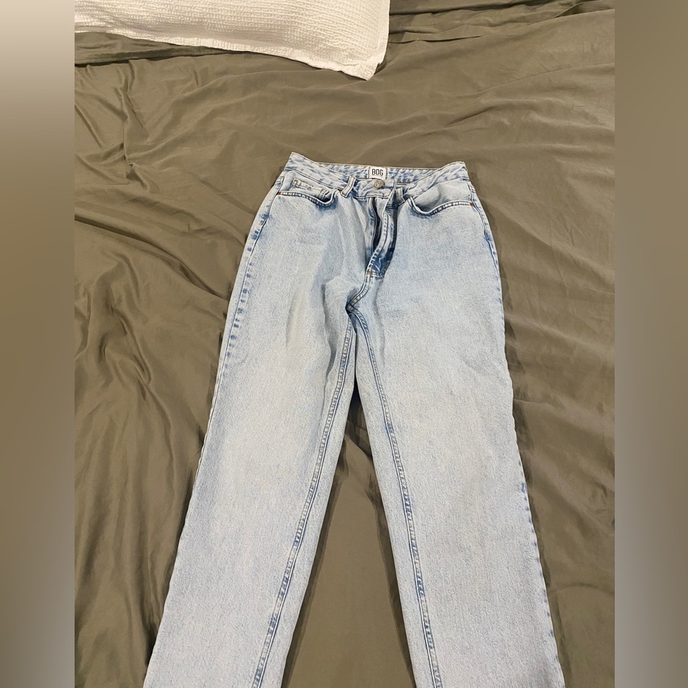 Light wash jeans size 6 straight jean fit